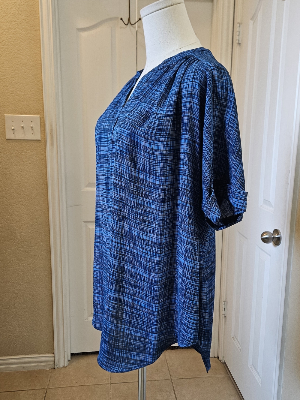 Worthington Petite Blue & Black Plaid Short-Sleeve Top – Petite Small - Picture 5 of 10